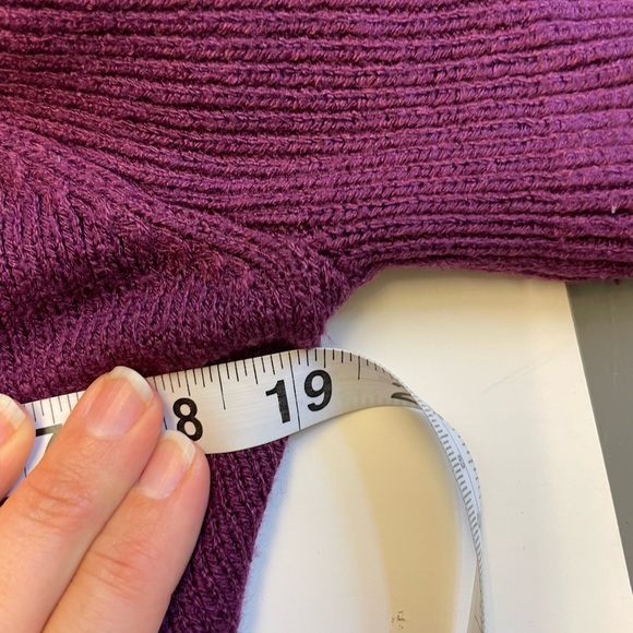 H&M purple soft acrylic full sleeve button up cardigan women's size Medium - Picture 6 of 7